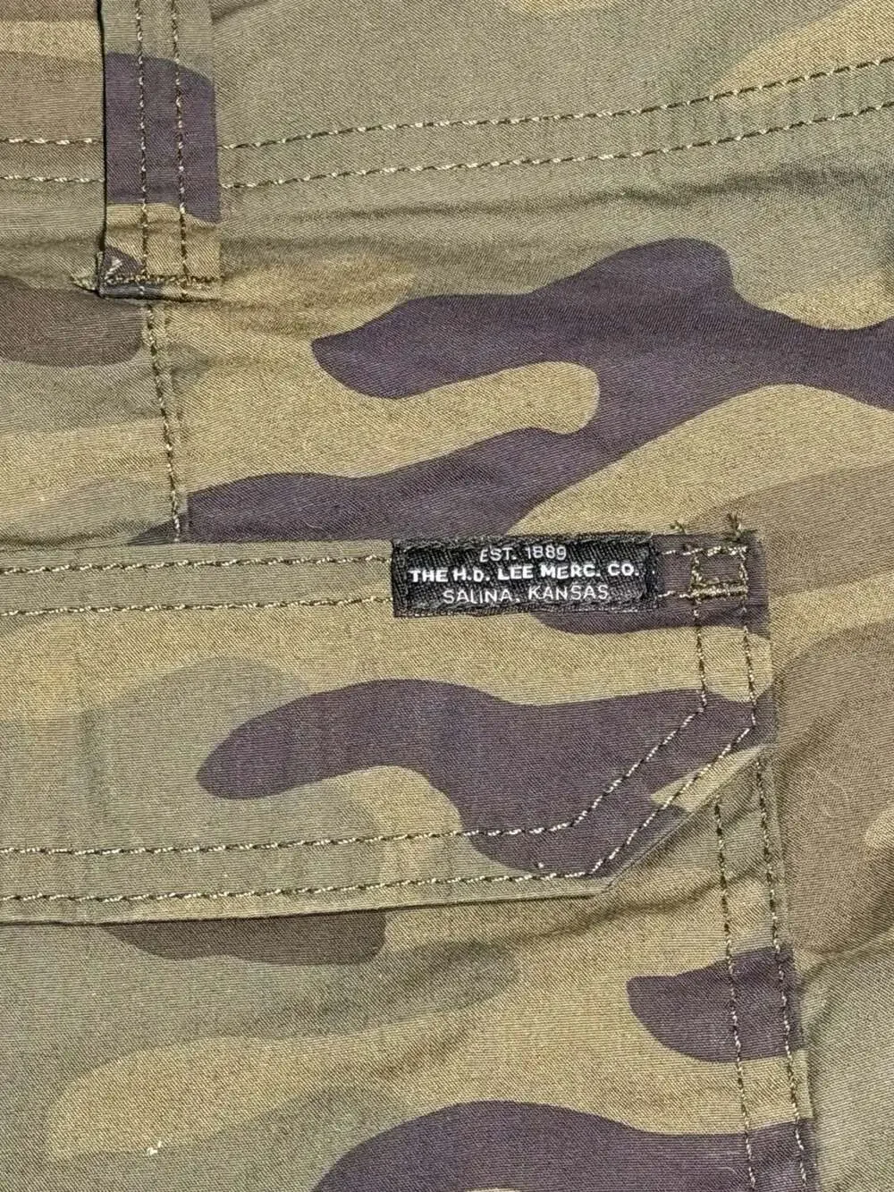 Lee Extreme Motion Relaxed Fit Traditional Camo Cargo Shorts